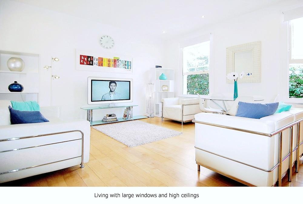 Luxury Designer Apartment Hammersmith 1 - Featured Image