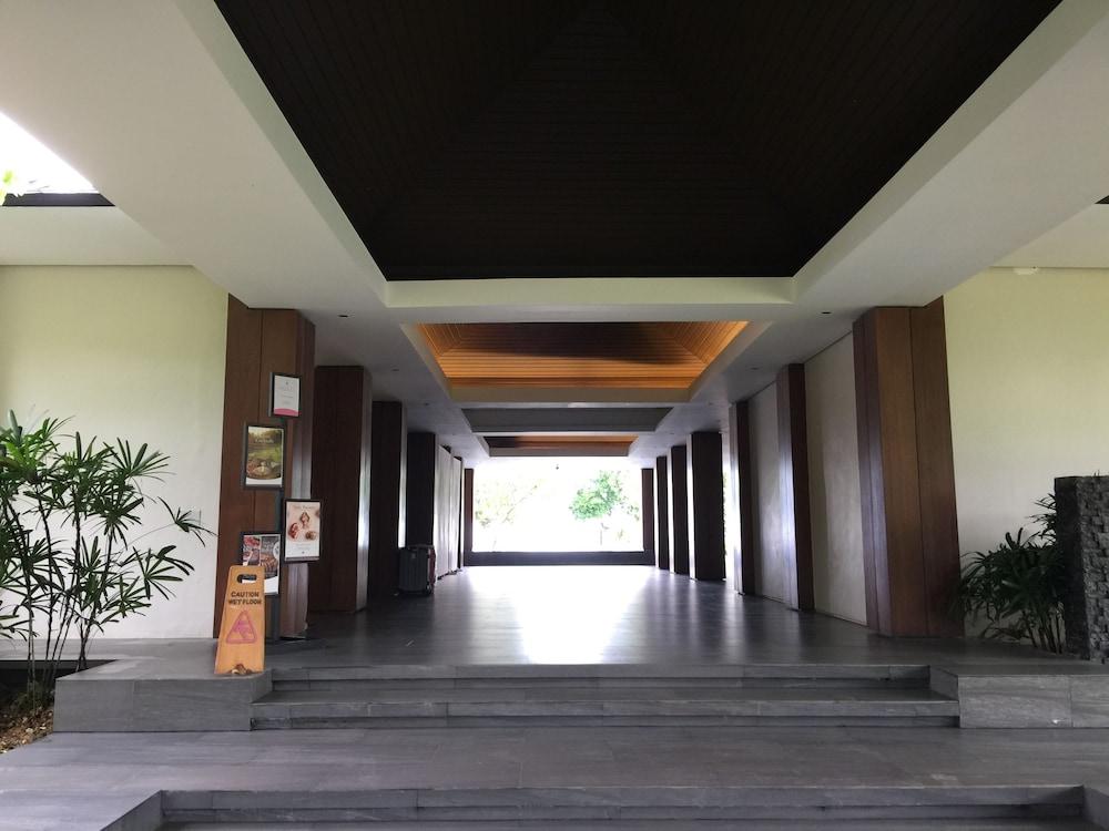 Amorita Resort - Lobby