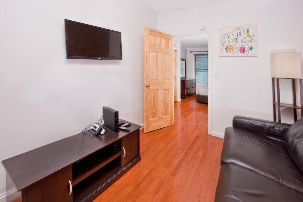 Cozy 2 BR on East Harlem - Featured Image