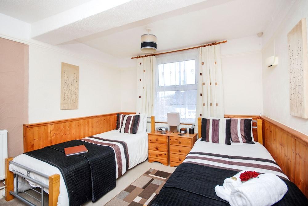 The Swiss Cottage, Shanklin - Room