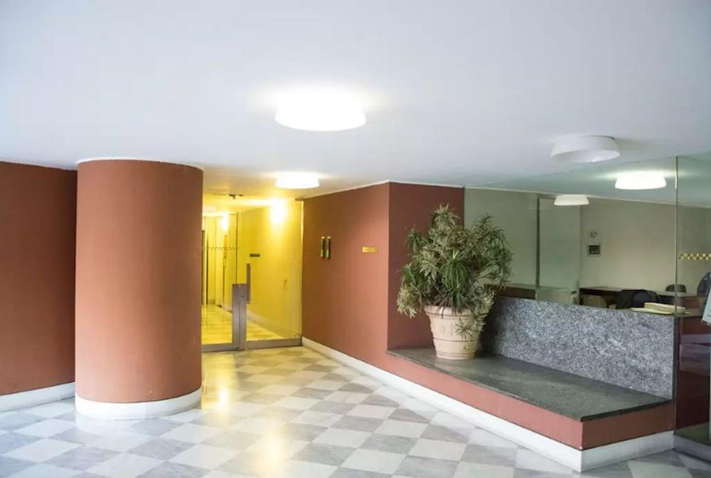 أبارتامينتو إن بريرا - Interior Entrance