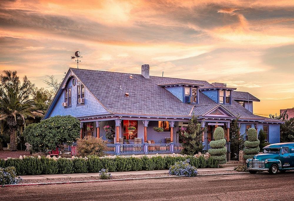 The Big Blue House - Tucson Boutique Inn - Featured Image
