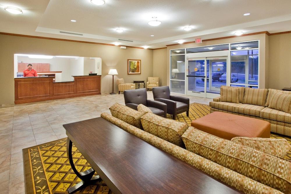 Candlewood Suites Apex Raleigh Area, an IHG Hotel - Lobby