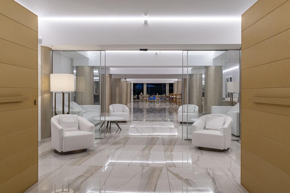 Dionysos Luxury Hotel Mykonos - Interior Entrance