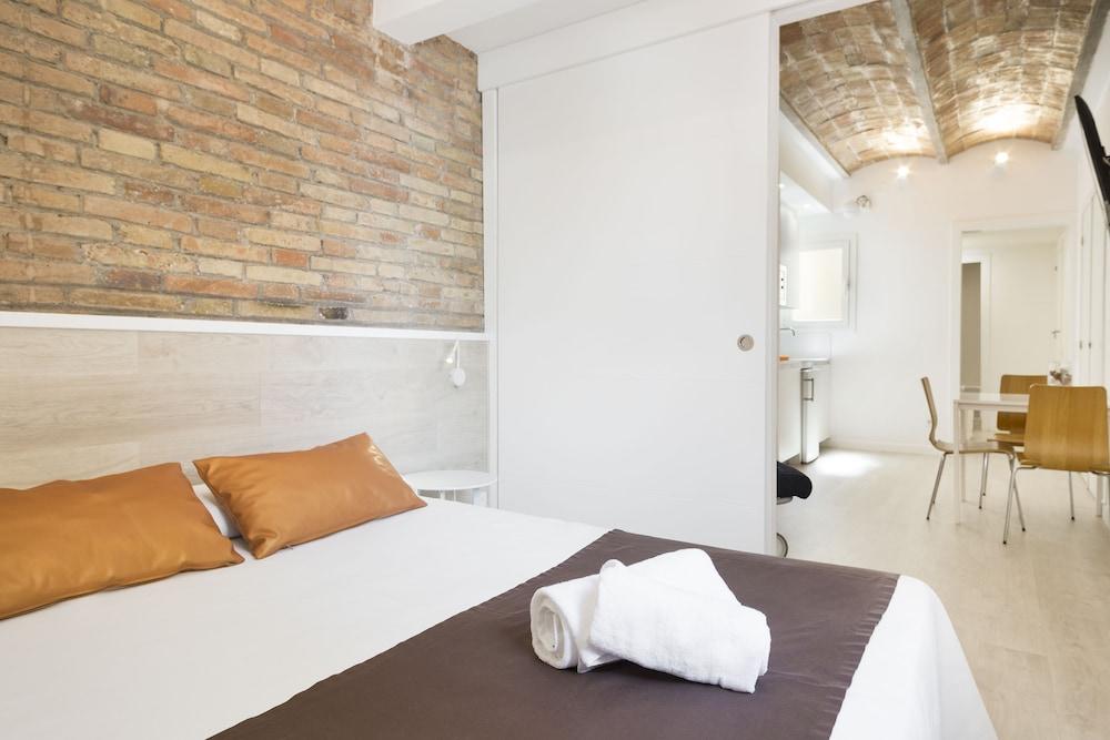 BcnStop Sagrada Familia Apartments - Room