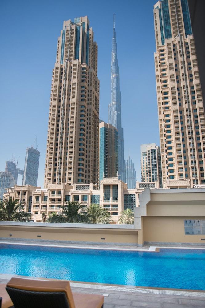 دريم إن للشقق في دبي - كلارن - Outdoor Pool