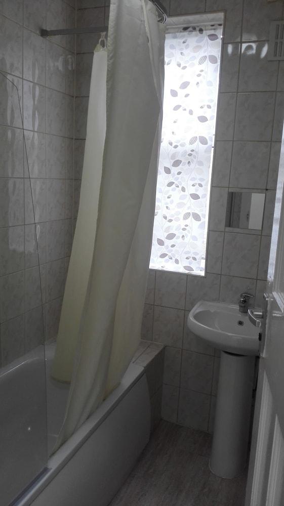 Matlaide Superior Apartments - Bathroom