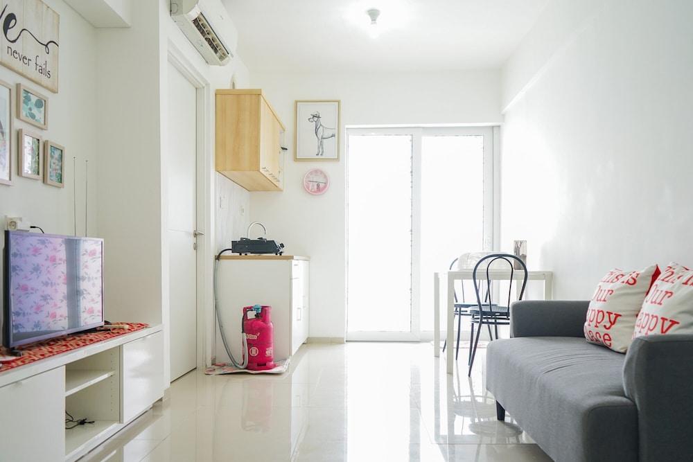 Comfy and Modern 2BR Apartment at Aeropolis Residence - Interior