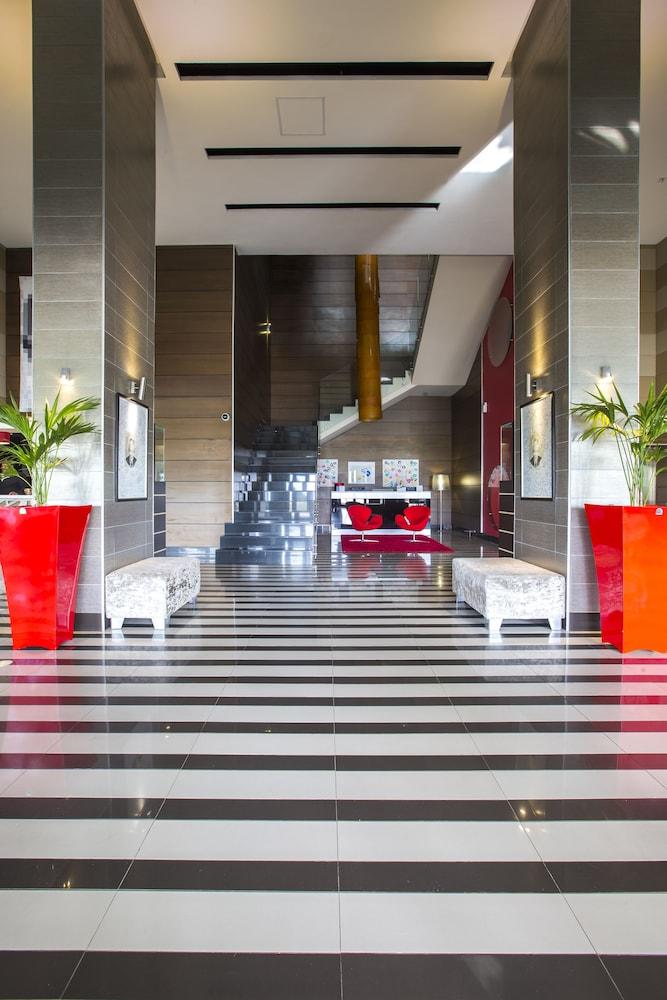 Radisson Blu Hotel, Port Elizabeth - Interior Entrance