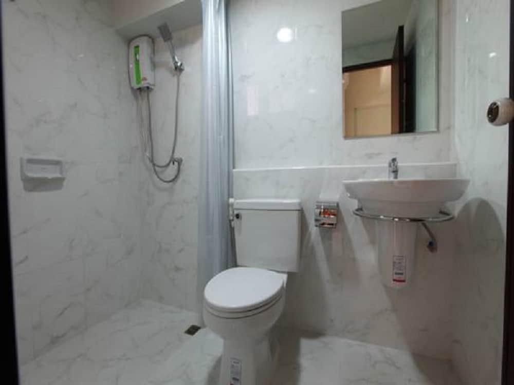 Rattanasook Residence - Bathroom