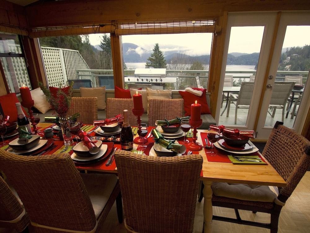 Eagles Nest Vacation Home Rental - In-Room Dining