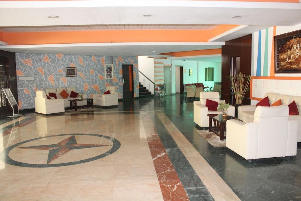Vedic Village Sriperumbudur (formerly known as Citrus Hotel) - Lobby Sitting Area