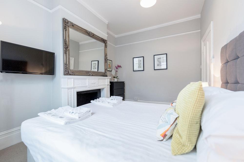 Clapham 2Bed with Patio by BaseToGo - Featured Image