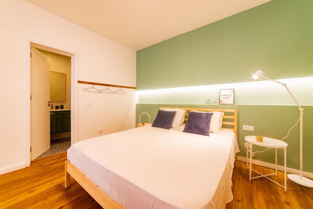 Faro Central - Holiday Apartments - Room