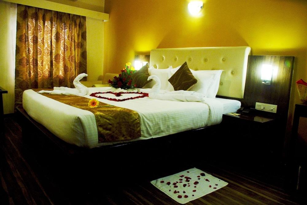 Mango Hotels Nagpur - Room