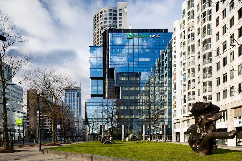 Holiday Inn Express Rotterdam - Central Station, an IHG Hotel - Featured Image