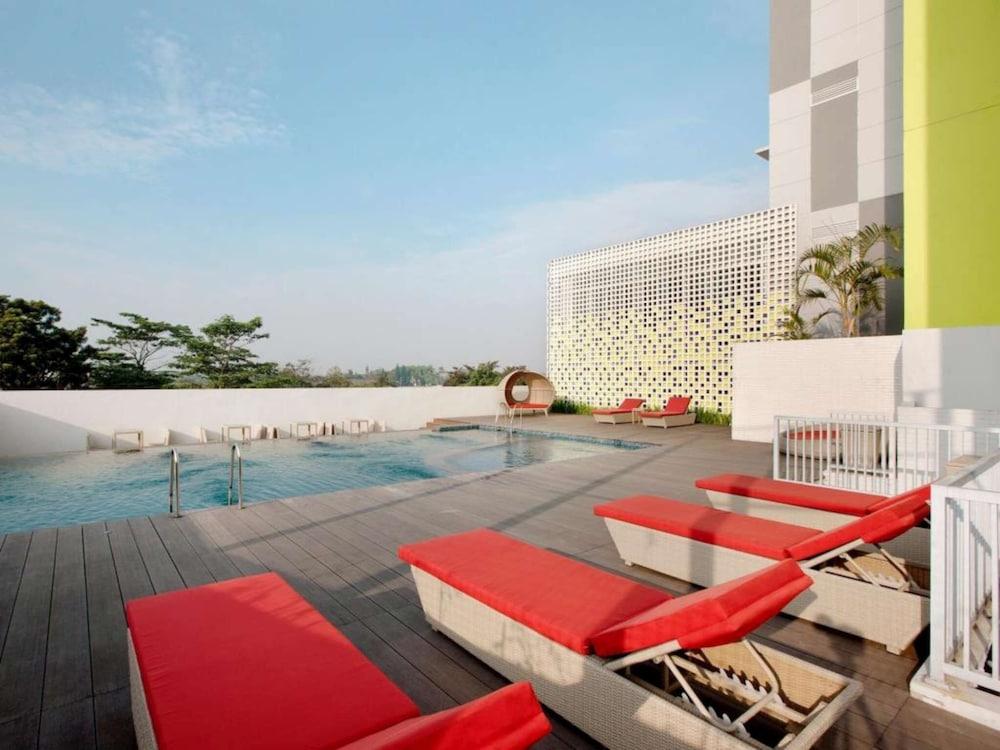 Shakti Hotel Bandung - Pool