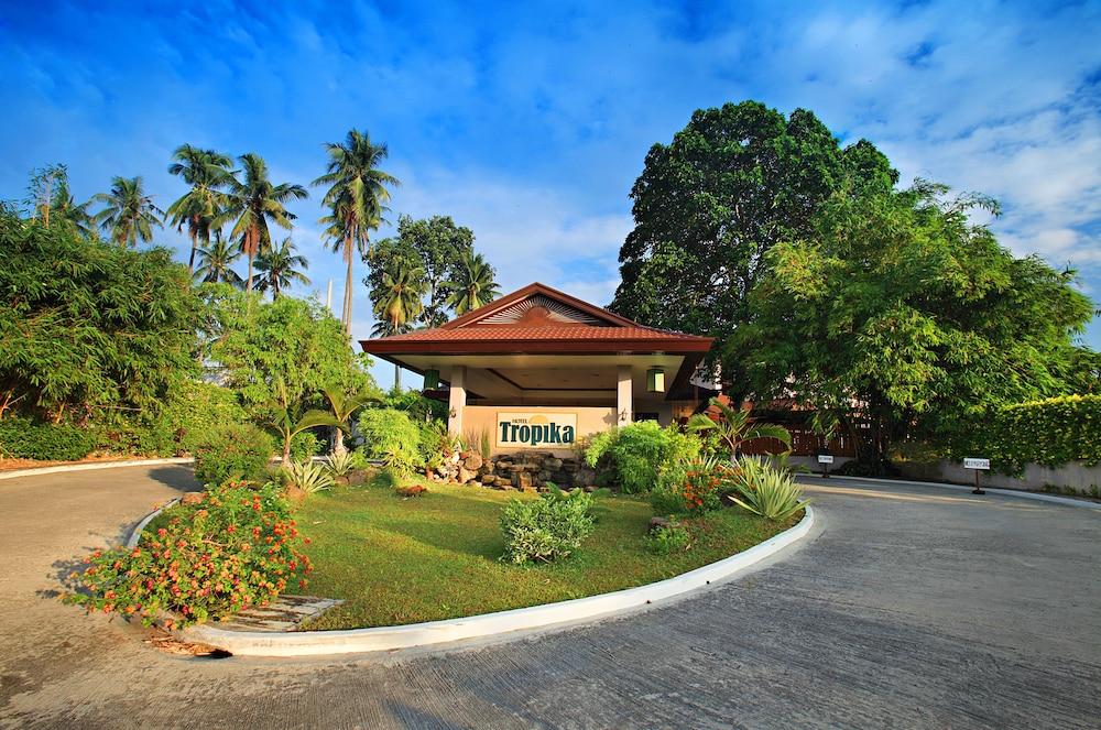 Hotel Tropika - Property Grounds