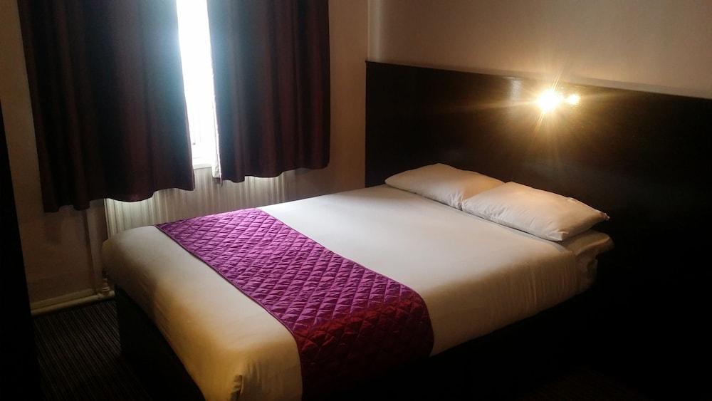 Arriva Hotel - Room