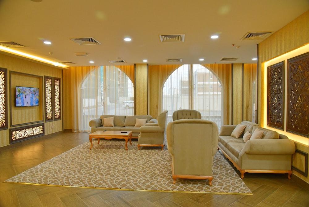 Muscat Plaza Hotel - Lobby Sitting Area
