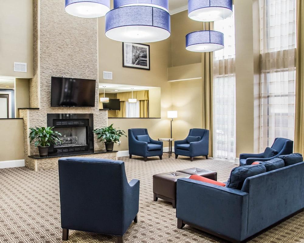 Comfort Suites University - Research Park - Lobby
