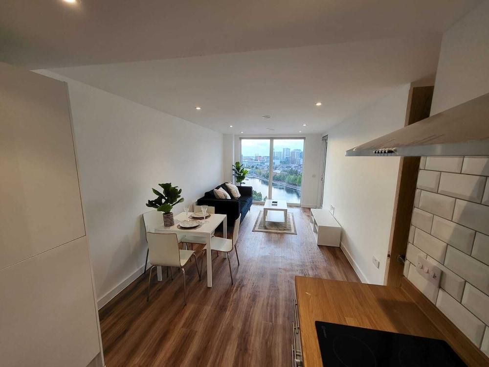 Brand new Luxury 2-bed Flat With Stunning Views - Interior