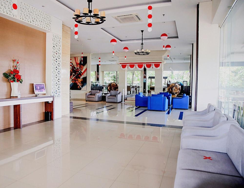 Days Hotel & Suites by Wyndham Jakarta Airport - Lobby