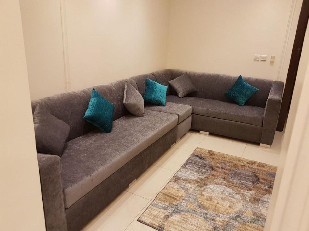 Amarena ApartHotel - Living Room