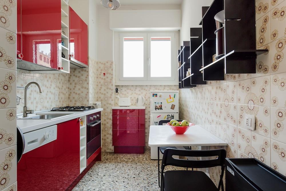 Mondrian Apartment in Milan - Private kitchen
