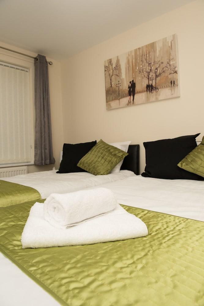 Kennedy House by Your Lettings UK - Room