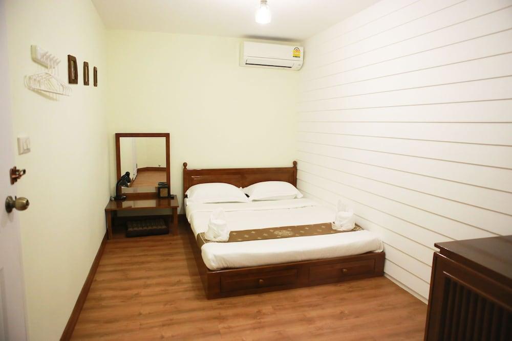 Tini Kati Hostel - Silom Bird House - Room