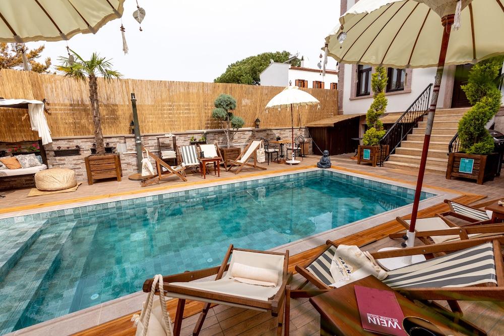 Parna Hotel - Outdoor Pool