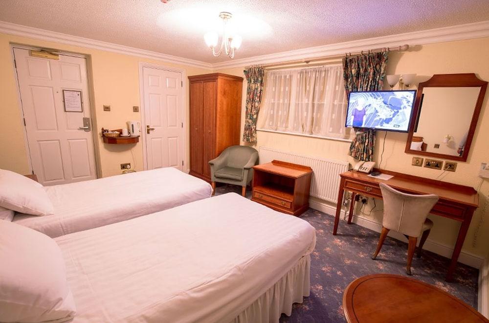 Harefield Manor Hotel - Room