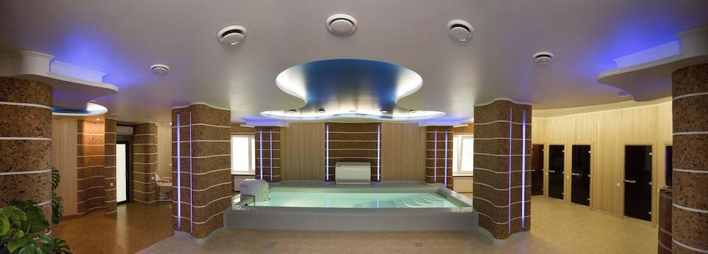 TISHINA Boutique Hotel - Indoor Spa Tub