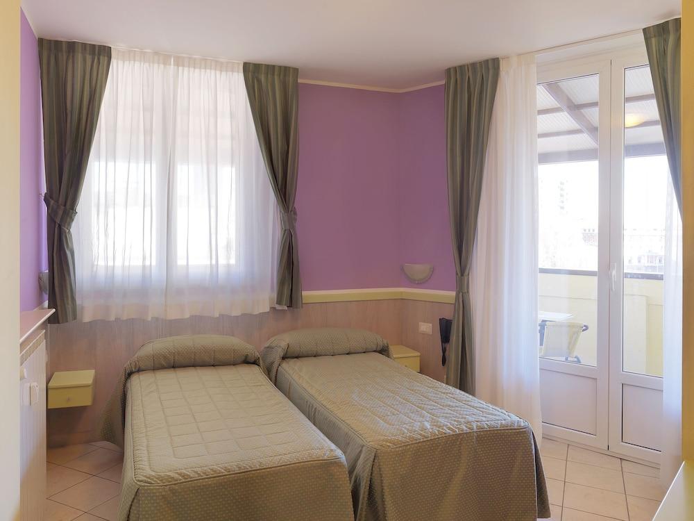 Hotel Arco Romana - Room