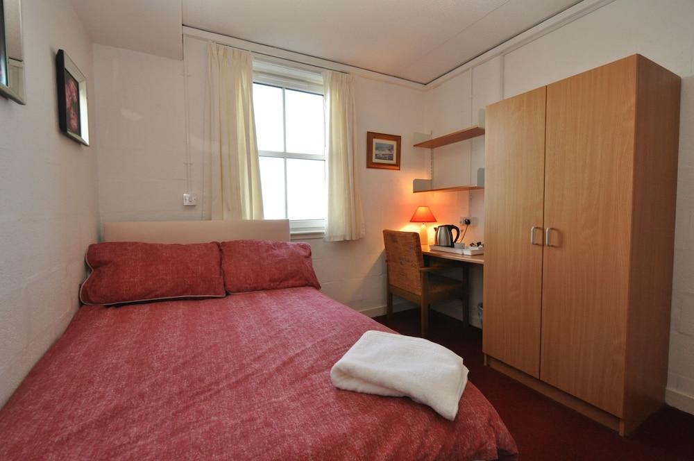 Waterfront Guest Accommodation - Room