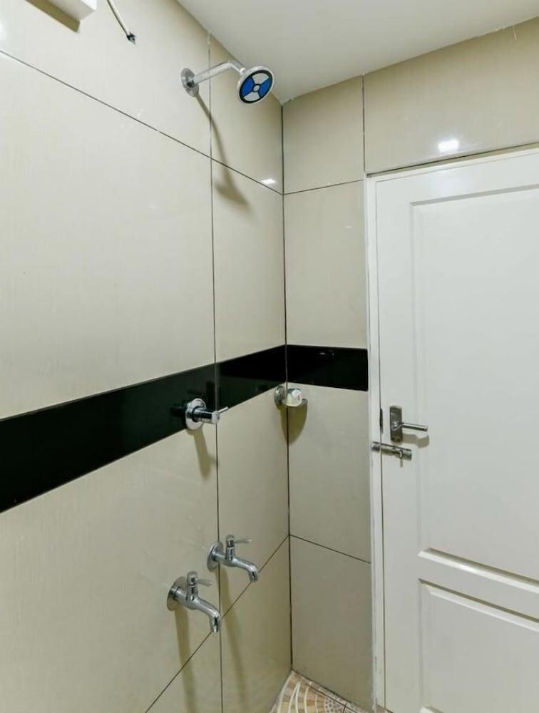 جرين لاين ريزيدنسي - Bathroom Shower