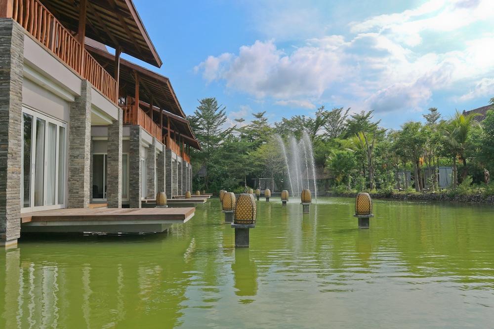 Grand Mega Resort and Spa Cepu - Exterior