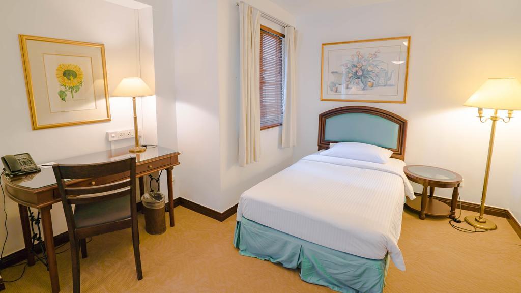 Ambassador Row Hotel Suites by Lanson Place - Sample description