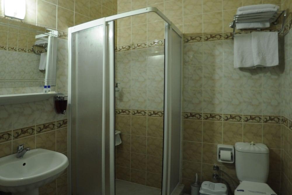هوتل إكميسيلير - Bathroom