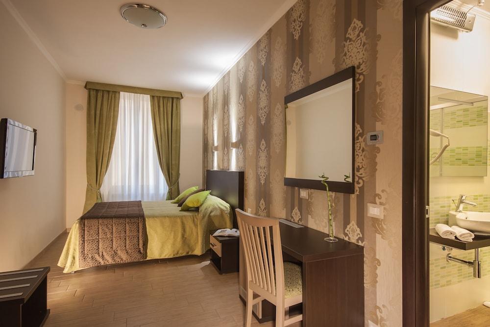 Rome King Suite - Room