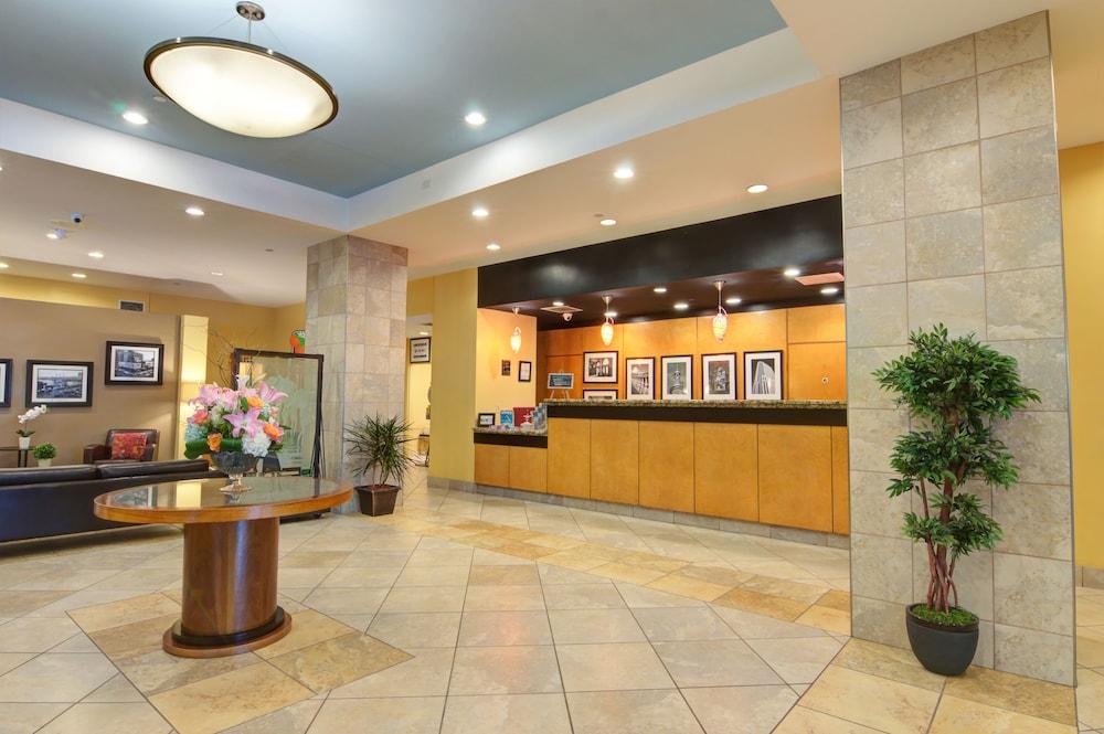 The Barrymore Hotel Tampa Riverwalk - Interior Entrance