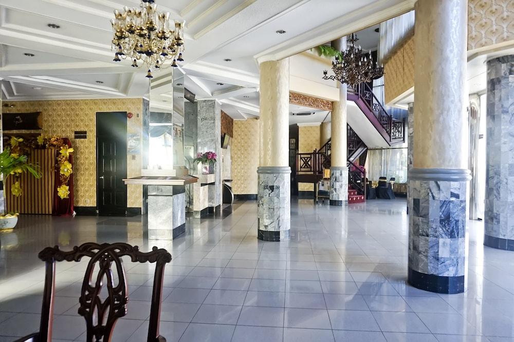 OYO 805 Hotel Dyan Graha - Lobby