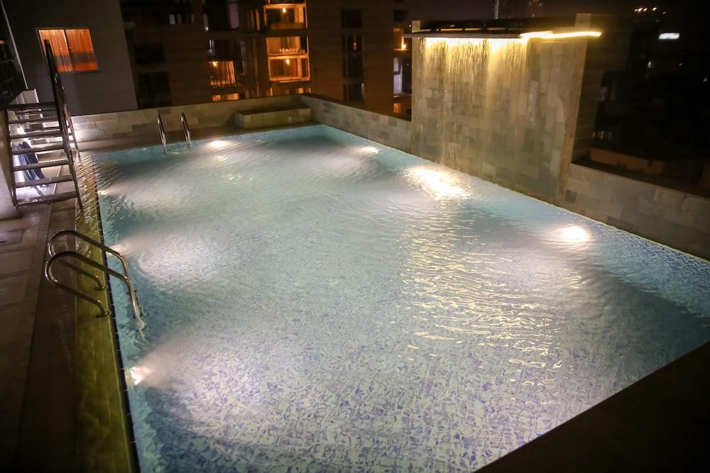 Coventina Lake Suites - Rooftop Pool