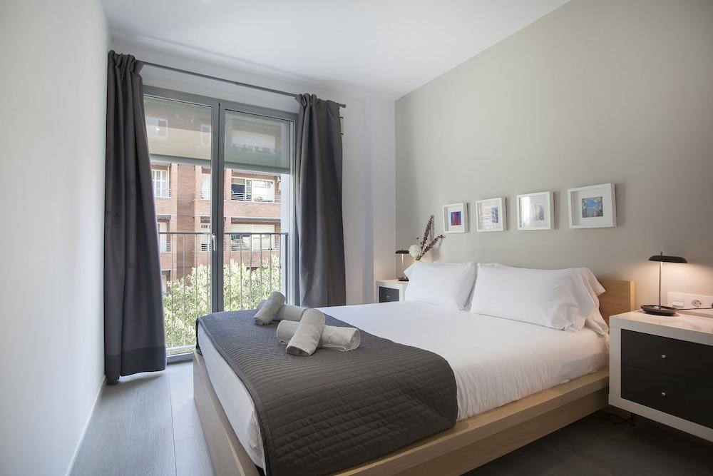 Gaudi Flats - Room