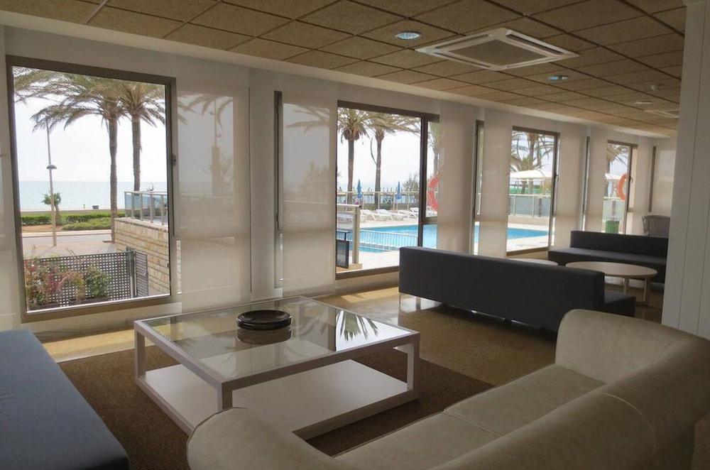 Hotel Riviera Playa - Lobby Sitting Area