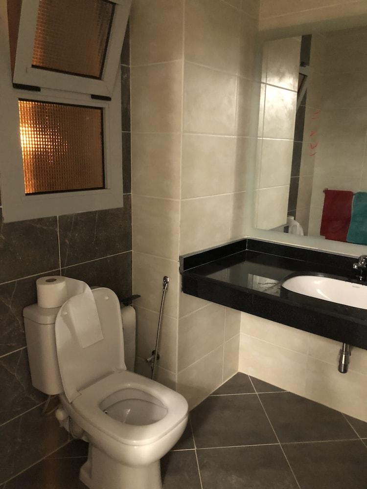 Ein Bay Appartment - Bathroom