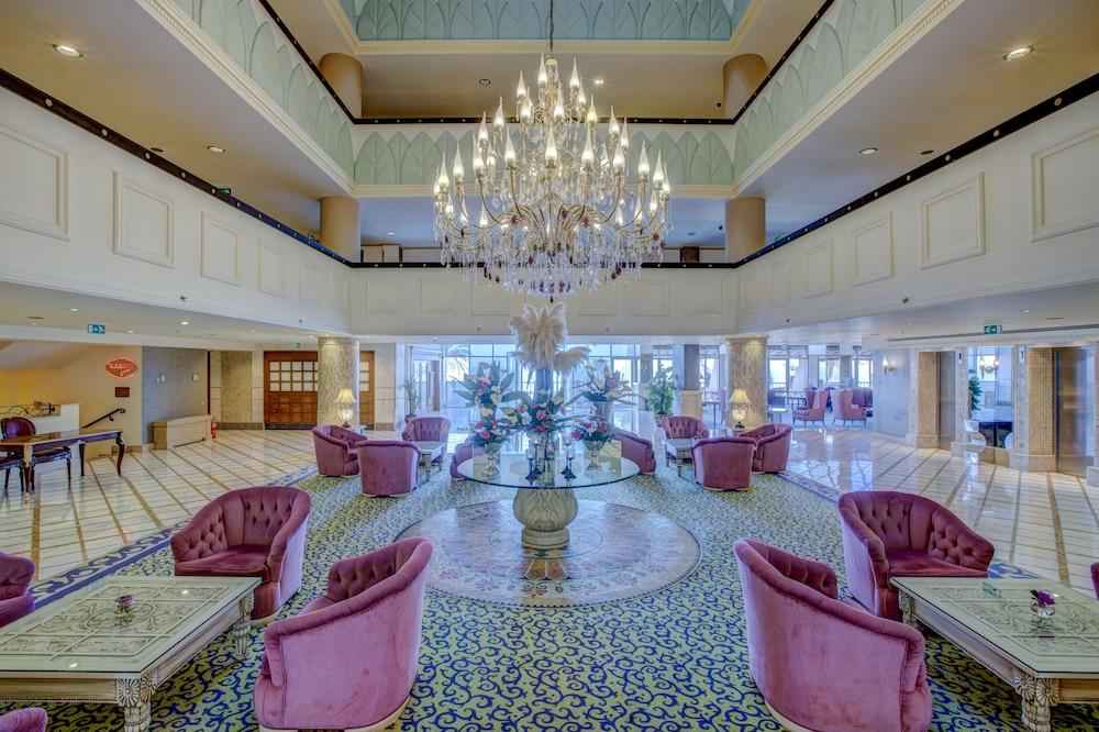 Merit Park Hotel & Casino - All Inclusive - Interior Entrance
