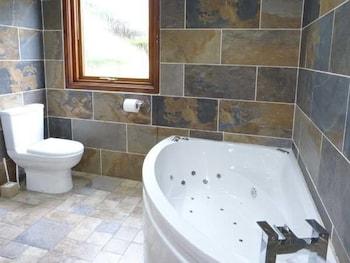 Polfearn Chalet - Jetted Tub