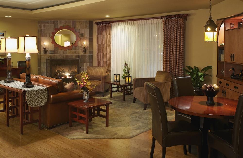 Larkspur Landing Pleasanton - An All-Suite Hotel - Lobby Sitting Area